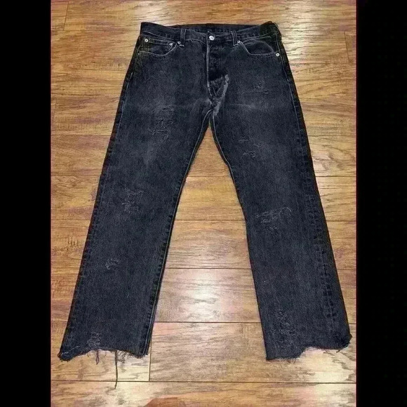 Levi's 501 Jeans Black Denim Raw Hem Straight Womens Size 34 Jeans - Picture 2 of 9